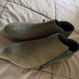 Time and Tru ankle boots